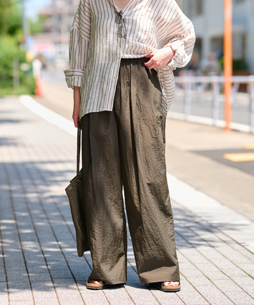 JOURNAL STANDARD relume（ジャーナルスタンダード　レリューム）の「ライトナイロンワイドパンツ（その他パンツ・レディース・ブラック/カーキ/ボルドー・36/38）」の12枚目の写真