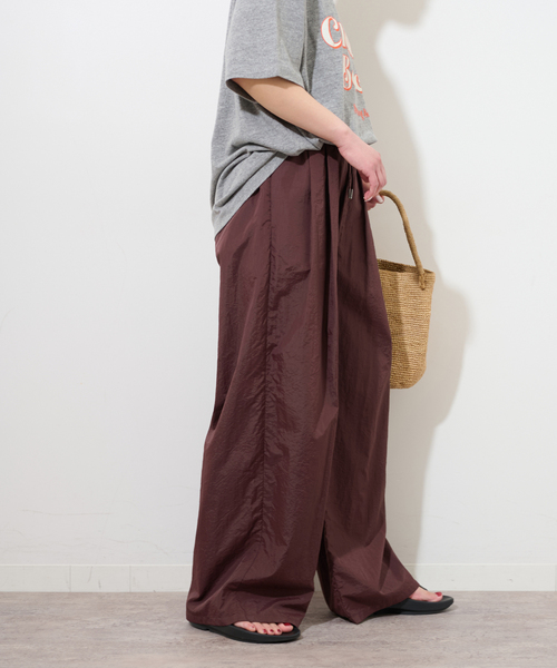 JOURNAL STANDARD relume（ジャーナルスタンダード　レリューム）の「ライトナイロンワイドパンツ（その他パンツ・レディース・ブラック/カーキ/ボルドー・36/38）」の20枚目の写真