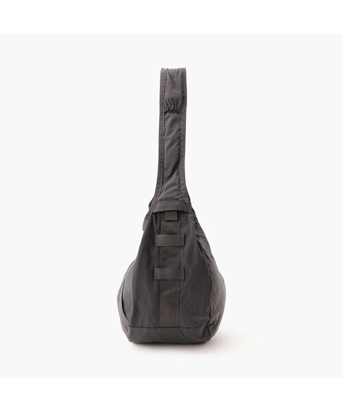 BRIEFING（ブリーフィング）の「【BRIEFING／ブリーフィング】HOBO BAG WIDE（ショルダーバッグ・メンズ・ベージュ/ネイビー/チャコール・FREE）」の6枚目の写真