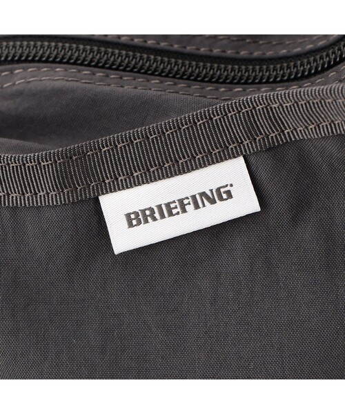 BRIEFING（ブリーフィング）の「【BRIEFING／ブリーフィング】HOBO BAG WIDE（ショルダーバッグ・メンズ・ベージュ/ネイビー/チャコール・FREE）」の8枚目の写真