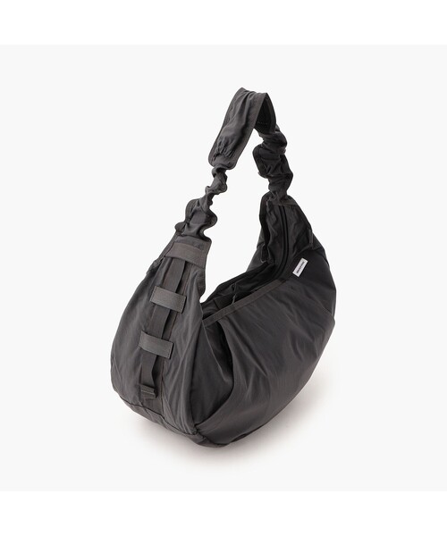 BRIEFING（ブリーフィング）の「【BRIEFING／ブリーフィング】HOBO BAG WIDE（ショルダーバッグ・メンズ・ベージュ/ネイビー/チャコール・FREE）」の12枚目の写真