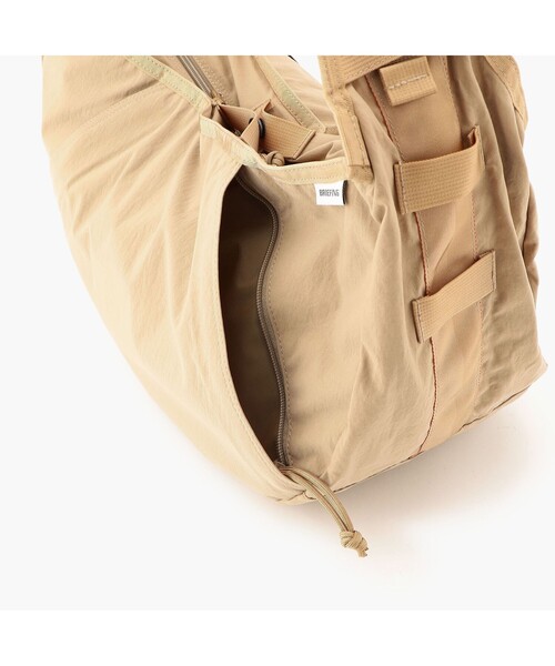 BRIEFING（ブリーフィング）の「【BRIEFING／ブリーフィング】HOBO BAG WIDE（ショルダーバッグ・メンズ・ベージュ/ネイビー/チャコール・FREE）」の22枚目の写真