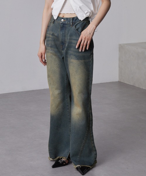 nui nullu（ヌイヌル）の「【nui nullu】ヴィンテージライク 裾フリンジ&スリット フレアデニムパンツ（デニムパンツ・レディース・ブルー系/ブラック系/ブルー系1・S/M/L）」の6枚目の写真