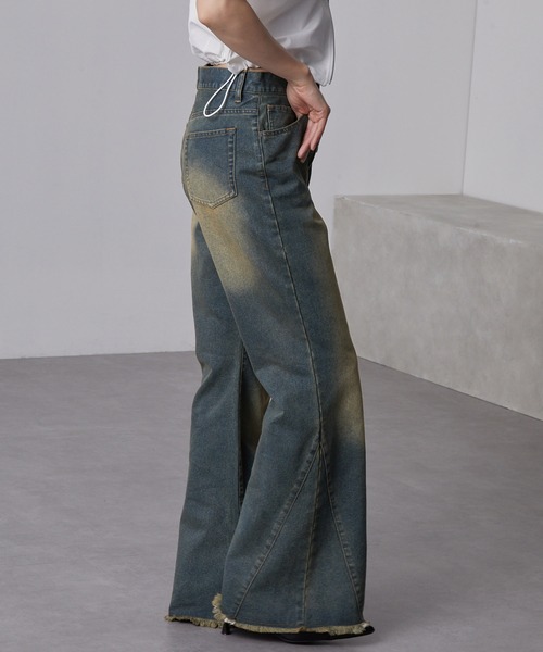 nui nullu（ヌイヌル）の「【nui nullu】ヴィンテージライク 裾フリンジ&スリット フレアデニムパンツ（デニムパンツ・レディース・ブルー系/ブラック系/ブルー系1・S/M/L）」の8枚目の写真