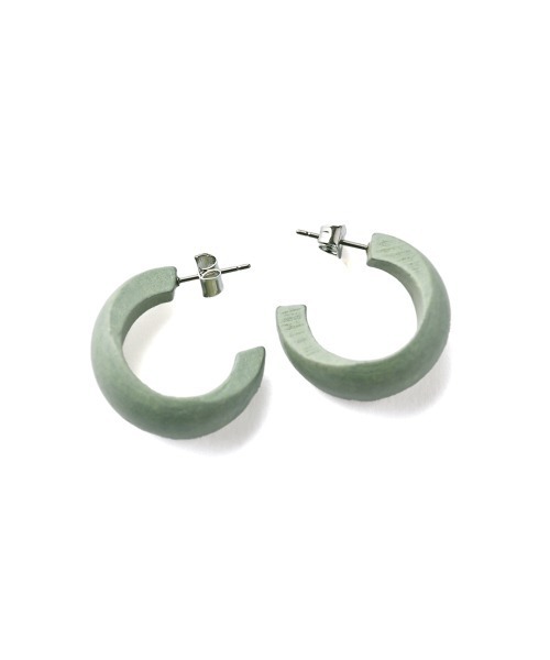 marjour(マージュール)の「WOOD HOOP PIERCE(ピアス(両耳用)・レディース・アイボリー/ブルー・FREE)」の10枚目の写真