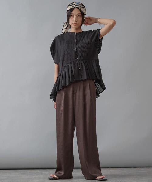 Liesse(リエス)の「ワイドレッグタックパンツ(その他パンツ・レディース・ブラウン/グリーン・3/2)」の4枚目の写真