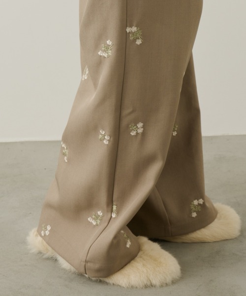 フラワー刺繍イージーパンツ（その他パンツ）｜Unitage（ユニテージ