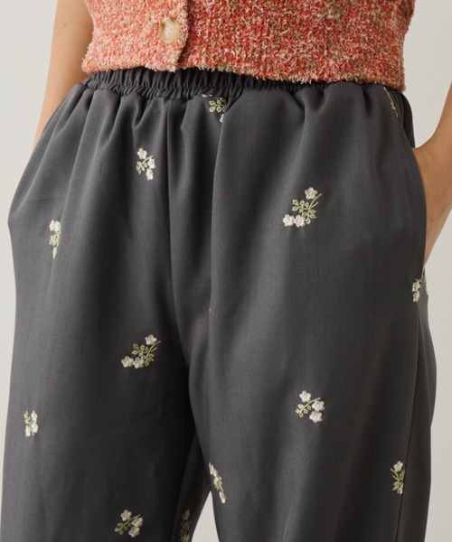 フラワー刺繍イージーパンツ（その他パンツ）｜Unitage