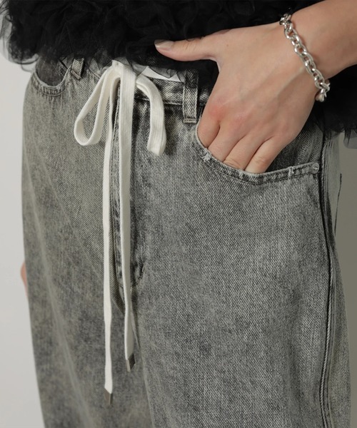 CADUNE(カデュネ)の「ドロストデニムパンツ(その他パンツ・レディース・ネイビー/ライトグレー/ライトブルー・34/36/38/40)」の11枚目の写真