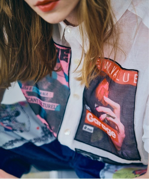 RNA（アールエヌエー）の「B2924 プリントパッチシアーシャツ（シャツ/ブラウス・レディース・オフホワイト/ブラック/ラベンダー・MEDIUM）」の2枚目の写真