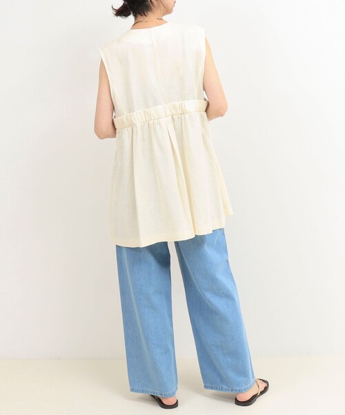 MICO COULIER（ミコクリエ）の「イージーケアリネンベスト（ノーカラージャケット・レディース・ダークネイビー/ベージュ/キナリ・38）」の4枚目の写真