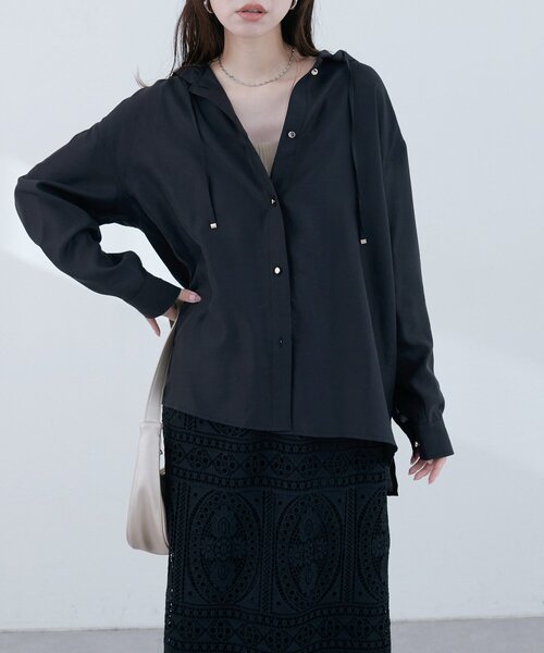 natural couture(ナチュラルクチュール)の「【sherbet line】接触冷感 フーデッド羽織シャツ(シャツ/ブラウス・レディース・ブラック/サックスブルー/グレー/オフホワイト・FREE)」の13枚目の写真