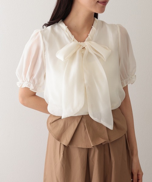 Lace Ladies(レースレディース)の「ボウタイ リボン パール 半袖 パフスリーブ ブラウス(シャツ/ブラウス・レディース・アイボリー・M)」の2枚目の写真