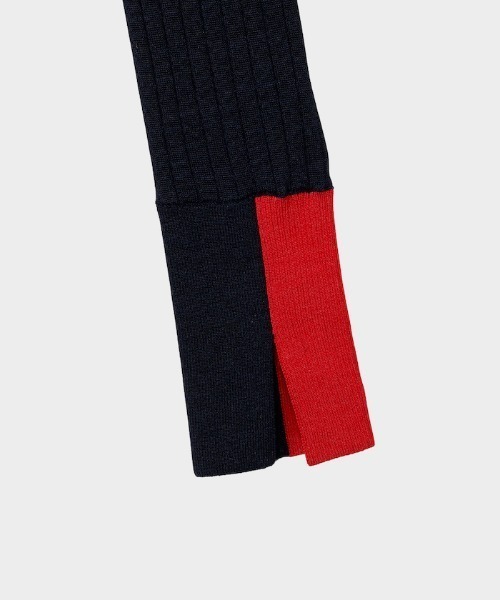 CINOH(チノ)の「SILK TURTLE NECK TIGHT KNIT(ニット/セーター・レディース・ネイビー/チャコールグレー/ライトグレー・38)」の4枚目の写真