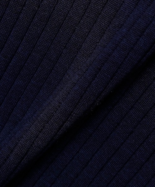 CINOH(チノ)の「SILK TURTLE NECK TIGHT KNIT(ニット/セーター・レディース・ネイビー/チャコールグレー/ライトグレー・38)」の5枚目の写真