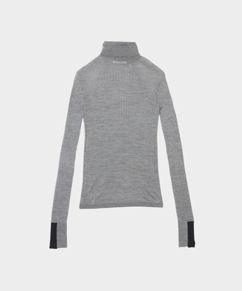 CINOH(チノ)の「SILK TURTLE NECK TIGHT KNIT(ニット/セーター・レディース・ネイビー/チャコールグレー/ライトグレー・38)」の7枚目の写真