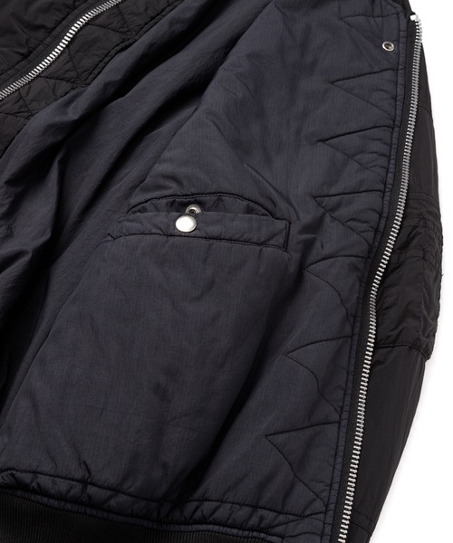 Sandinista（サンディニスタ）の「MA-1 - Overdyed / 後染めエムエーワン（MA-1・メンズ・ブラック/グレー・LARGE/MEDIUM/SMALL）」の5枚目の写真