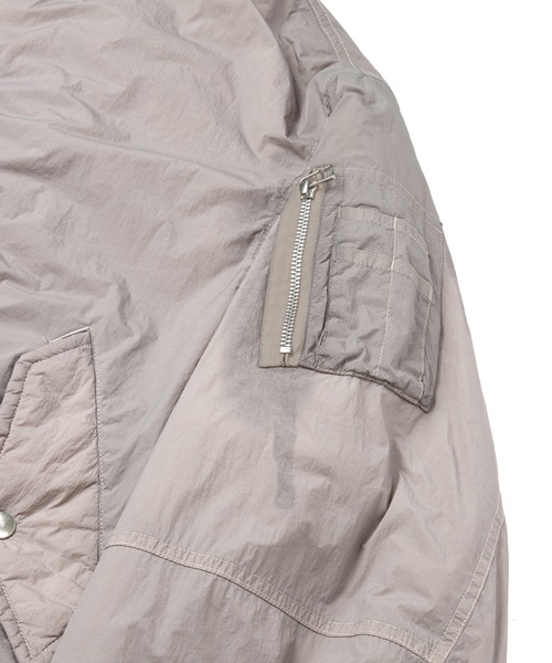 Sandinista（サンディニスタ）の「MA-1 - Overdyed / 後染めエムエーワン（MA-1・メンズ・ブラック/グレー・LARGE/MEDIUM/SMALL）」の8枚目の写真