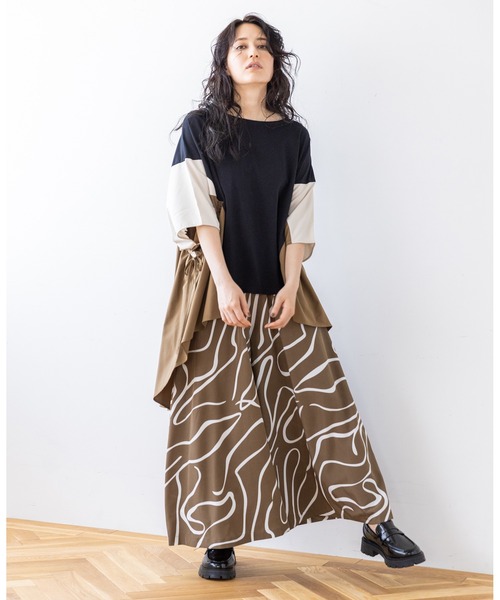 OSMOSIS(オズモーシス)の「サイドギャザープルオーバー(Tシャツ/カットソー・レディース・ブラック/カーキ/アイボリー・ONE SIZE)」の8枚目の写真