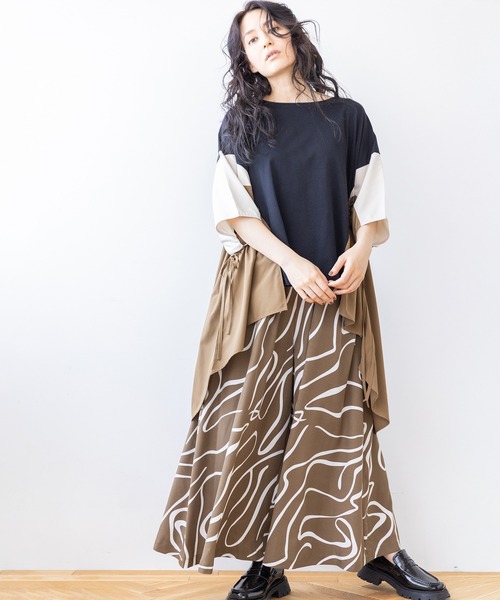 OSMOSIS(オズモーシス)の「サイドギャザープルオーバー(Tシャツ/カットソー・レディース・ブラック/カーキ/アイボリー・ONE SIZE)」の11枚目の写真