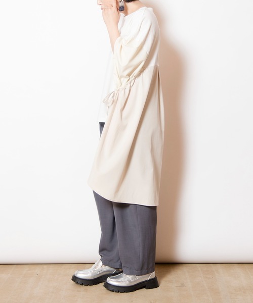 OSMOSIS(オズモーシス)の「サイドギャザープルオーバー(Tシャツ/カットソー・レディース・ブラック/カーキ/アイボリー・ONE SIZE)」の22枚目の写真
