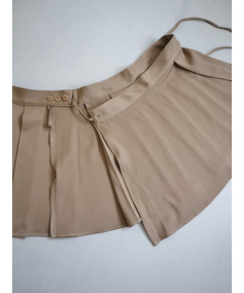 JUMELLE(ジュメロ)の「wrap pleats skirt(スカート・レディース・グレー/ベージュ・MEDIUM)」の5枚目の写真