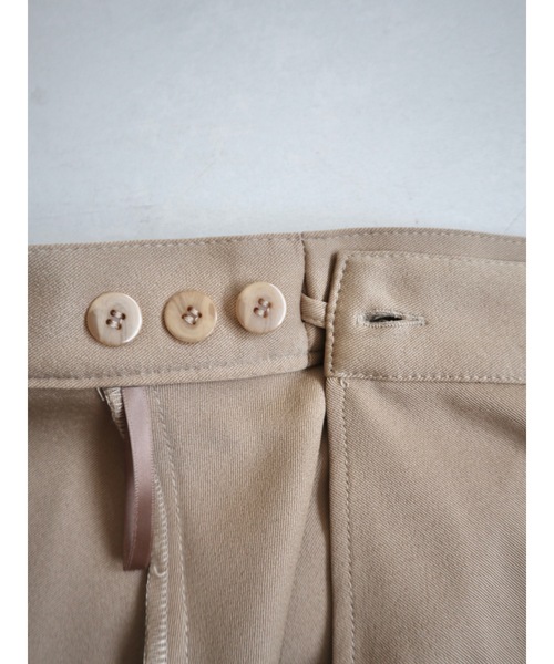 JUMELLE(ジュメロ)の「wrap pleats skirt(スカート・レディース・グレー/ベージュ・MEDIUM)」の7枚目の写真