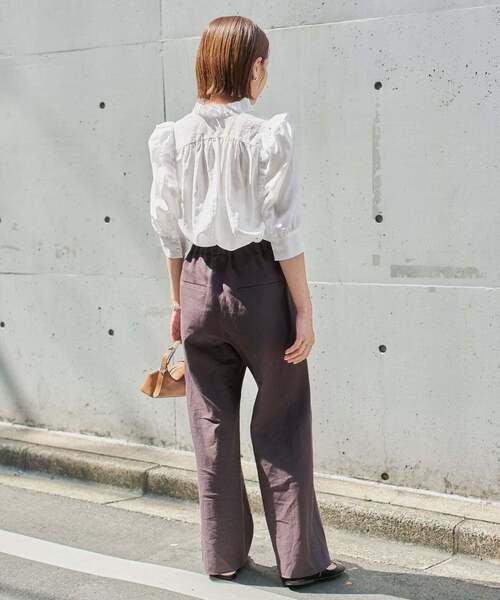 イエナ 新品タグ付 23ss iena コットンシュリンクフリルブラウス F 白 IENA（イエナ）の「コットンシュリンクフリルハーフスリーブ