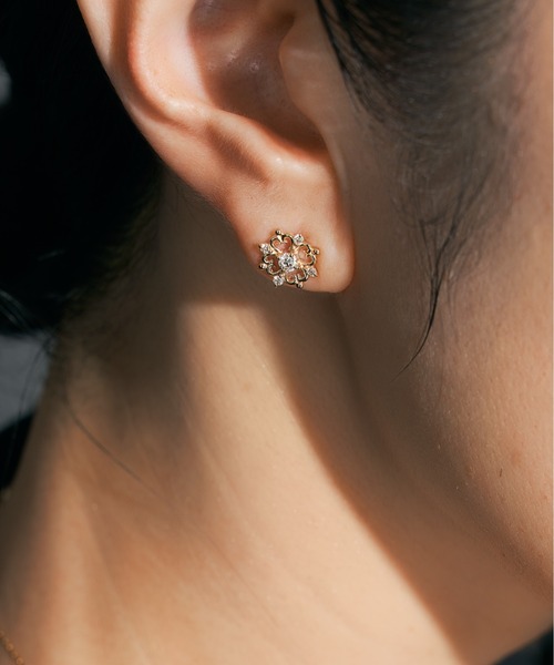 Jewel closet by L&Co.（ジュエルクローゼットバイエルアンドコー）の「K10 ダイヤモンド ピアス（ピアス（両耳用）・レディース・ゴールド系2/ゴールド系1・FREE）」の4枚目の写真