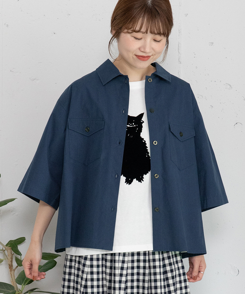 POU DOU DOU(プードゥドゥ)の「バックギャザーサファリシャツ(シャツ/ブラウス・レディース・ネイビー/ベージュ/グリーン・M)」の1枚目の写真