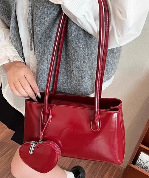 pumpkin port(パンプキンポート)の「BIGハートチャーム付 横長 スクエア ボストンBAG(ボストンバッグ・レディース・レッド/ブラウン/アイボリー/ブラック・FREE)」の17枚目の写真