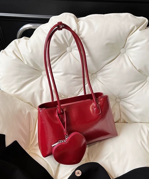 pumpkin port(パンプキンポート)の「BIGハートチャーム付 横長 スクエア ボストンBAG(ボストンバッグ・レディース・レッド/ブラウン/アイボリー/ブラック・FREE)」の19枚目の写真