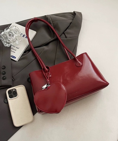 pumpkin port(パンプキンポート)の「BIGハートチャーム付 横長 スクエア ボストンBAG(ボストンバッグ・レディース・レッド/ブラウン/アイボリー/ブラック・FREE)」の20枚目の写真