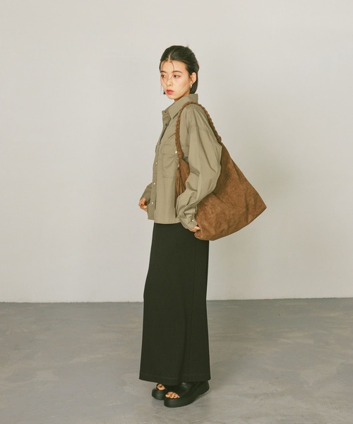 BAYFLOW（ベイフロー）の「【A4サイズ対応】編みハンドルホーボーバッグ / スウェード / フェイクレザー / トートバッグ（トートバッグ・レディース・ブラック/ベージュ/ブラウン・FREE）」の5枚目の写真