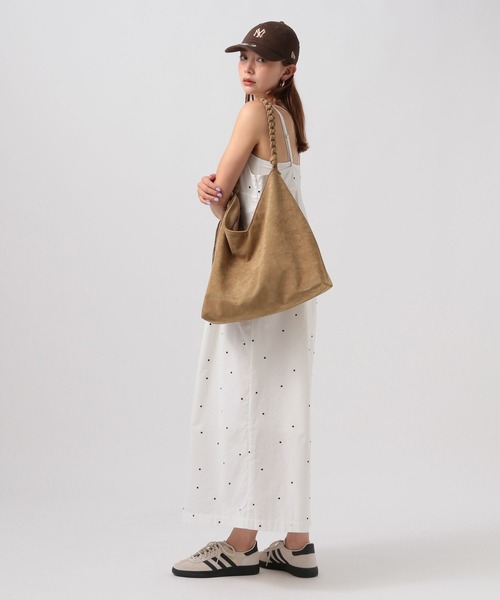 BAYFLOW（ベイフロー）の「【A4サイズ対応】編みハンドルホーボーバッグ / スウェード / フェイクレザー / トートバッグ（トートバッグ・レディース・ブラック/ベージュ/ブラウン・FREE）」の7枚目の写真