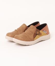 moz | moz(モズ)ベルトアクセントシャーリングカジュアルシューズ(スリッポン)