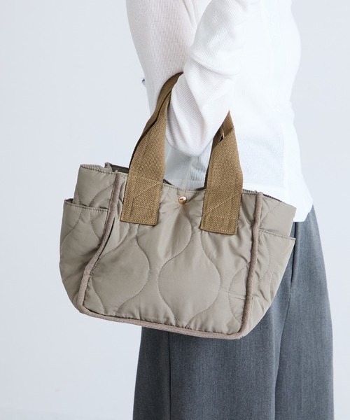 A by MAGASIN DE MODE(エーバイマガジンデモード)の「【A By MAGASIN DE MODE】キルトプチトート SNBD(トートバッグ・レディース・アイボリー/ブラック/チャコールグレー/ベージュ・FREE)」の18枚目の写真