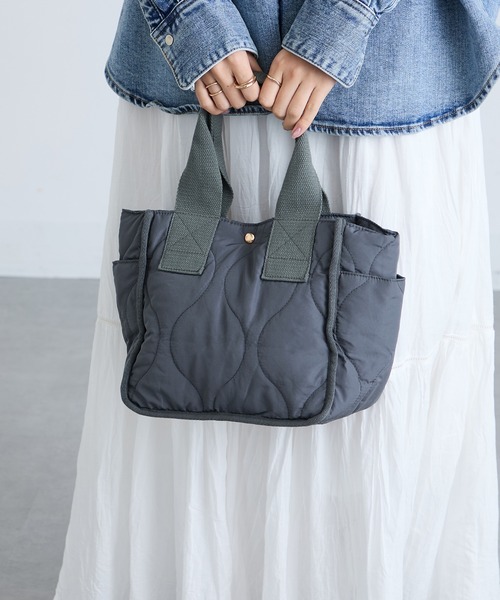 A by MAGASIN DE MODE(エーバイマガジンデモード)の「【A By MAGASIN DE MODE】キルトプチトート SNBD(トートバッグ・レディース・アイボリー/ブラック/チャコールグレー/ベージュ・FREE)」の14枚目の写真