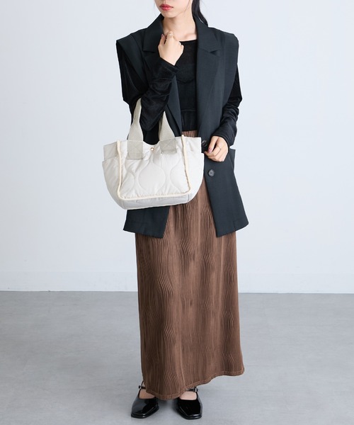 A by MAGASIN DE MODE(エーバイマガジンデモード)の「【A By MAGASIN DE MODE】キルトプチトート SNBD(トートバッグ・レディース・アイボリー/ブラック/チャコールグレー/ベージュ・FREE)」の7枚目の写真