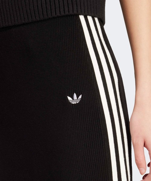 adidas（アディダス）の「アディカラー ニット スリーストライプス スカート / アディダスオリジナルス adidas Originals（スカート・レディース・ブルー/ブラック・X-SMALL/XX-LARGE/LARGE/MEDIUM/SMALL/X-LARGE）」の9枚目の写真