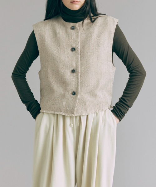 EN NEUME(エンノイム)の「Cropped Tweed Gilet(ベスト・レディース・ライトグレー/ブラック・FREE)」の8枚目の写真