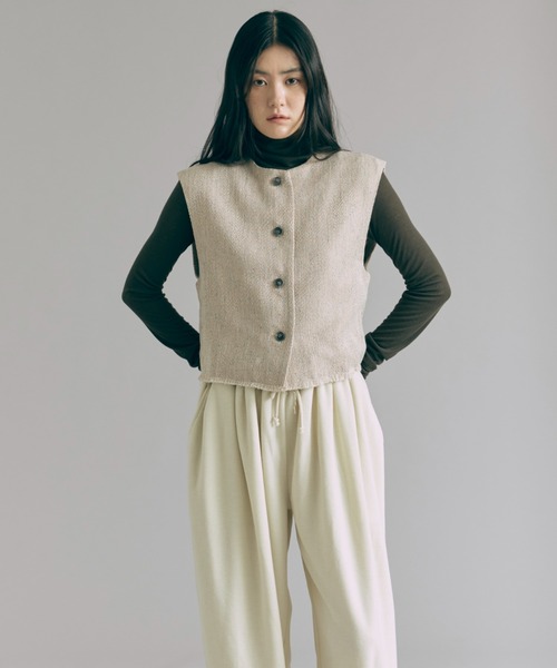 EN NEUME(エンノイム)の「Cropped Tweed Gilet(ベスト・レディース・ライトグレー/ブラック・FREE)」の4枚目の写真