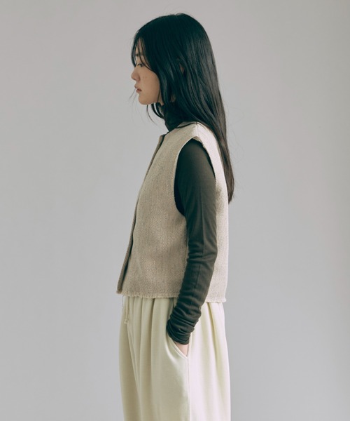 EN NEUME(エンノイム)の「Cropped Tweed Gilet(ベスト・レディース・ライトグレー/ブラック・FREE)」の7枚目の写真