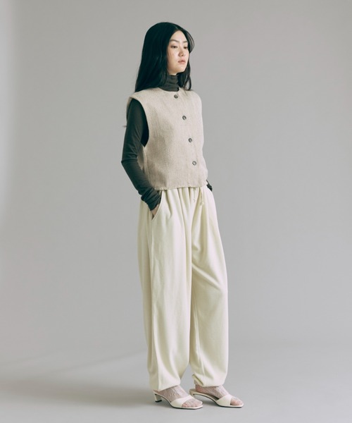 EN NEUME(エンノイム)の「Cropped Tweed Gilet(ベスト・レディース・ライトグレー/ブラック・FREE)」の10枚目の写真
