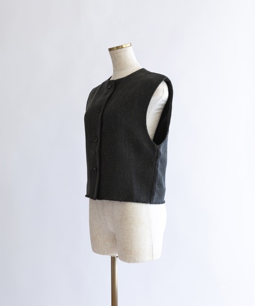 EN NEUME(エンノイム)の「Cropped Tweed Gilet(ベスト・レディース・ライトグレー/ブラック・FREE)」の14枚目の写真