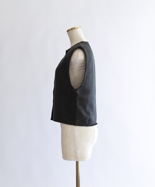 EN NEUME(エンノイム)の「Cropped Tweed Gilet(ベスト・レディース・ライトグレー/ブラック・FREE)」の15枚目の写真