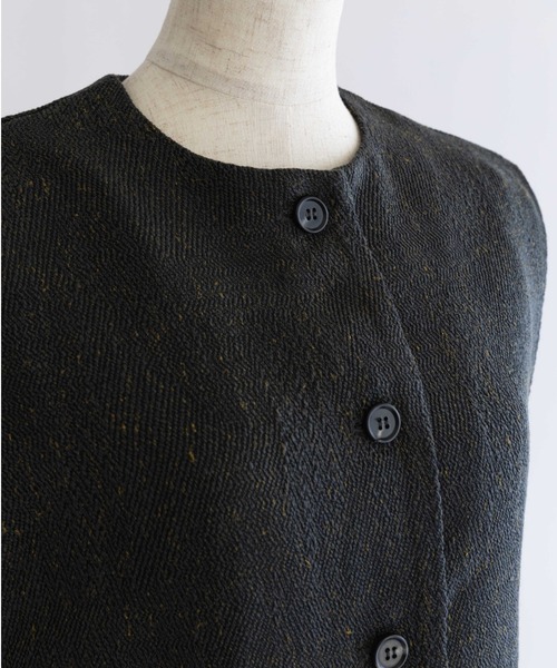 EN NEUME(エンノイム)の「Cropped Tweed Gilet(ベスト・レディース・ライトグレー/ブラック・FREE)」の17枚目の写真