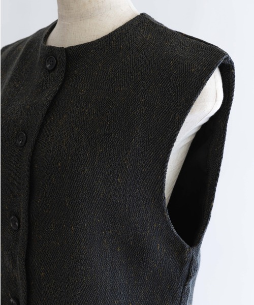 EN NEUME(エンノイム)の「Cropped Tweed Gilet(ベスト・レディース・ライトグレー/ブラック・FREE)」の21枚目の写真