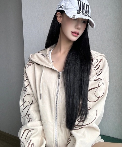 セール】Y2Kロゴデザインジップフーディ／ストリートガール
