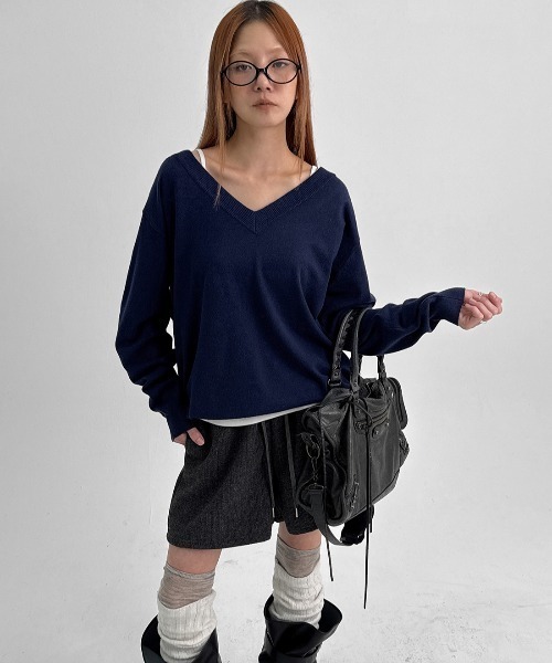 BLACKUP（ブラックアップ）の「[MADE] ブドゥリルーズフィットVネックニット（ニット/セーター・レディース・ワイン/ブラック/グレー/ブラウン/ネイビー・FREE）」の8枚目の写真